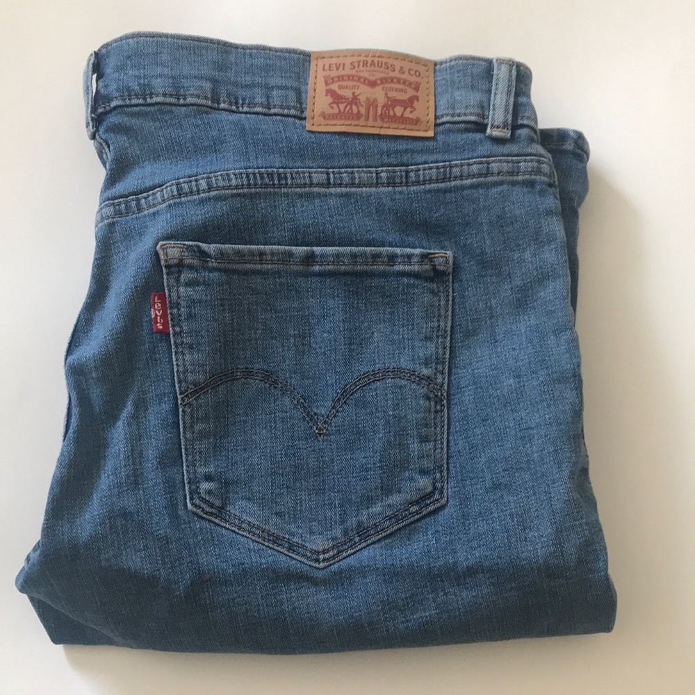 Levi Bermuda Light Wash Shorts